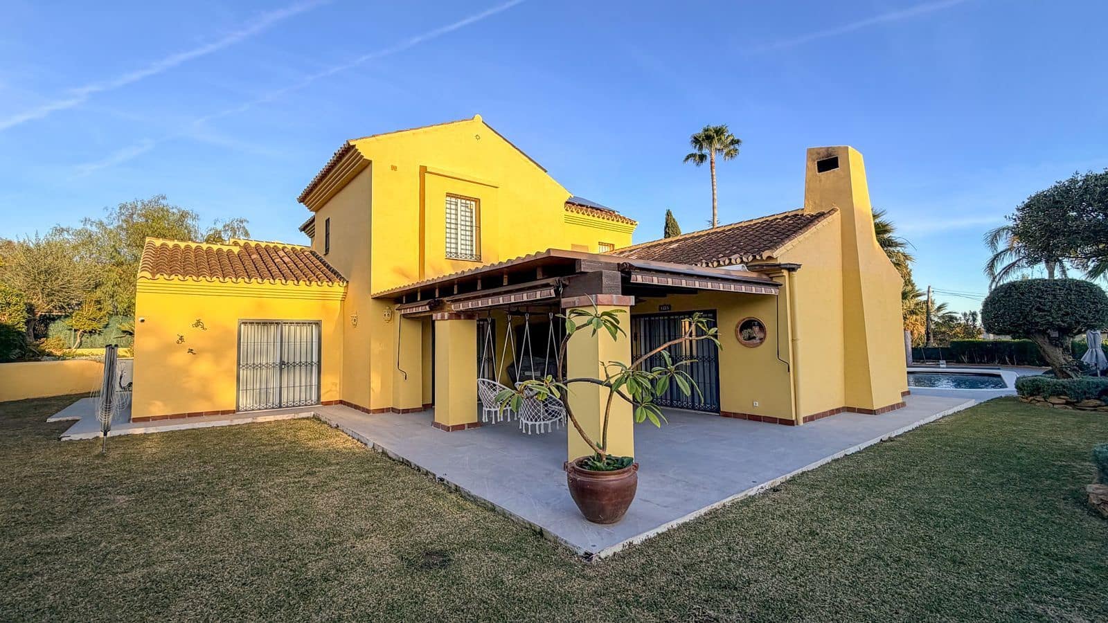 4 bedroom Villa for sale in Mijas Golf - € 1,285,000 (Ref: 9508567)