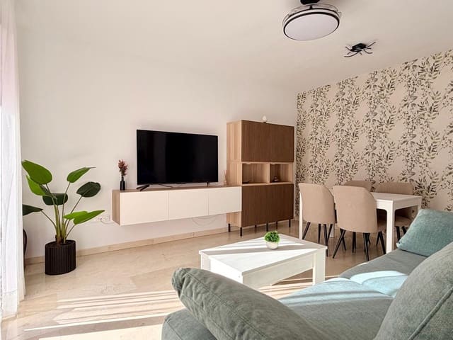 Apartamento de 2 habitaciones en Puerto de Estepona, Estepona en venta - 415.000 € (Ref: 9508570)