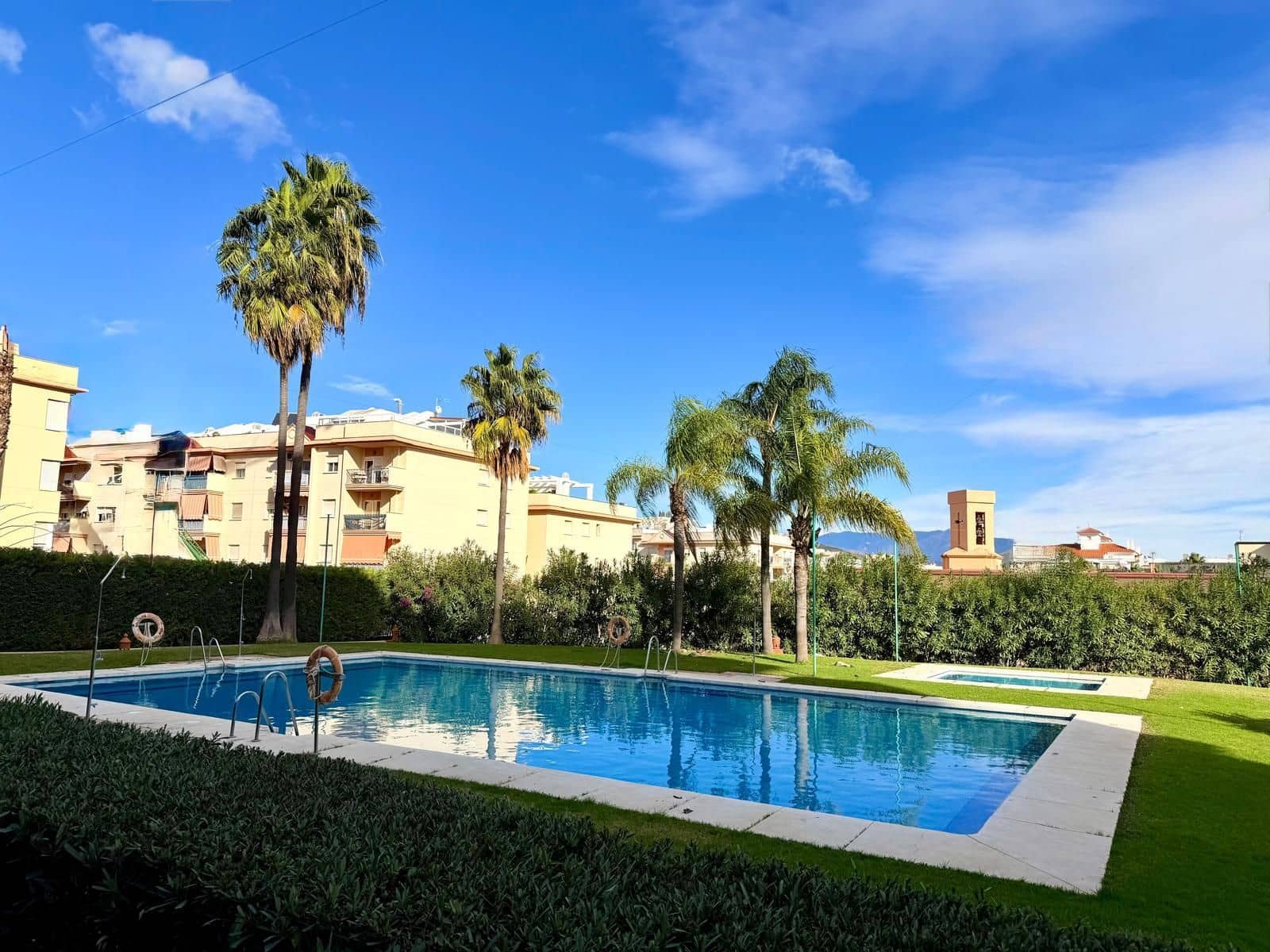 Apartamento de 2 habitaciones en Estepona en venta - 415.000 € (Ref: 9508570)