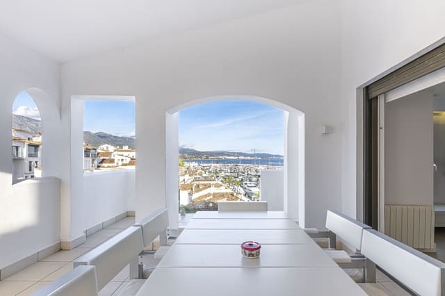 3 soverom Penthouse til salgs i Puerto Banus, Marbella - € 1 900 000 (Ref: 9508578)