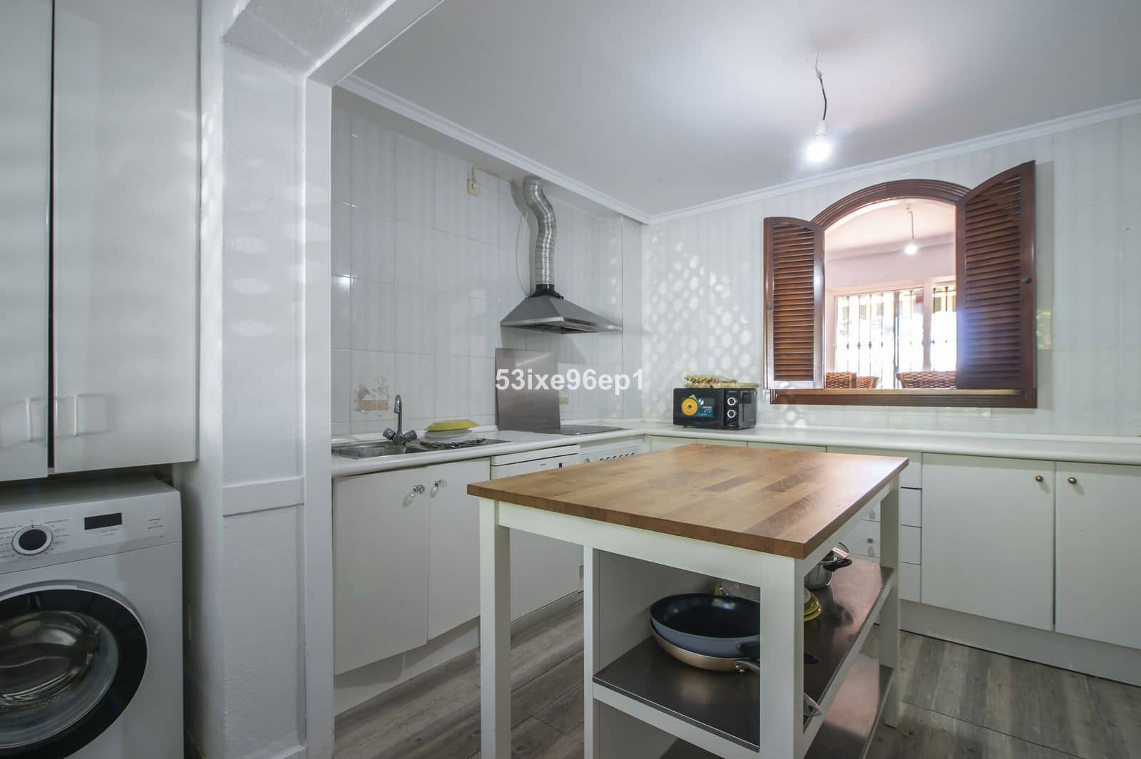 5 soveværelse Semi-Rækkehus til salg i New Golden Mile - € 475.000 (Ref: 9508583)