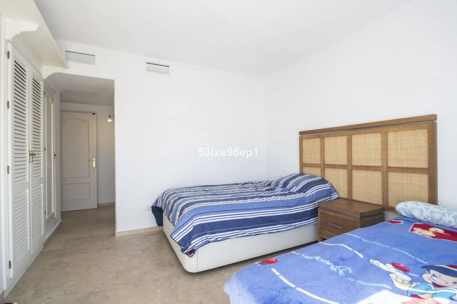 5 soveværelse Semi-Rækkehus til salg i New Golden Mile - € 475.000 (Ref: 9508583)