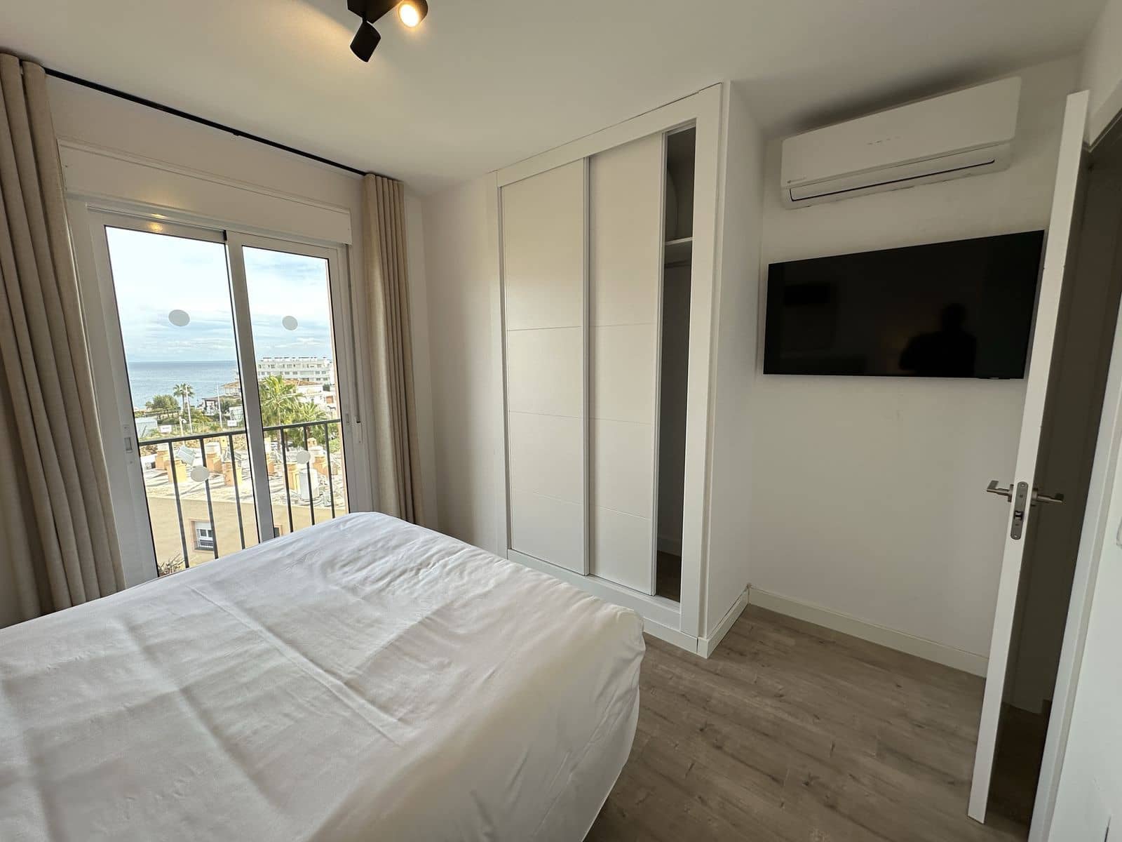 2 bedroom Townhouse for sale in Mijas Costa - € 380,000 (Ref: 9508586)