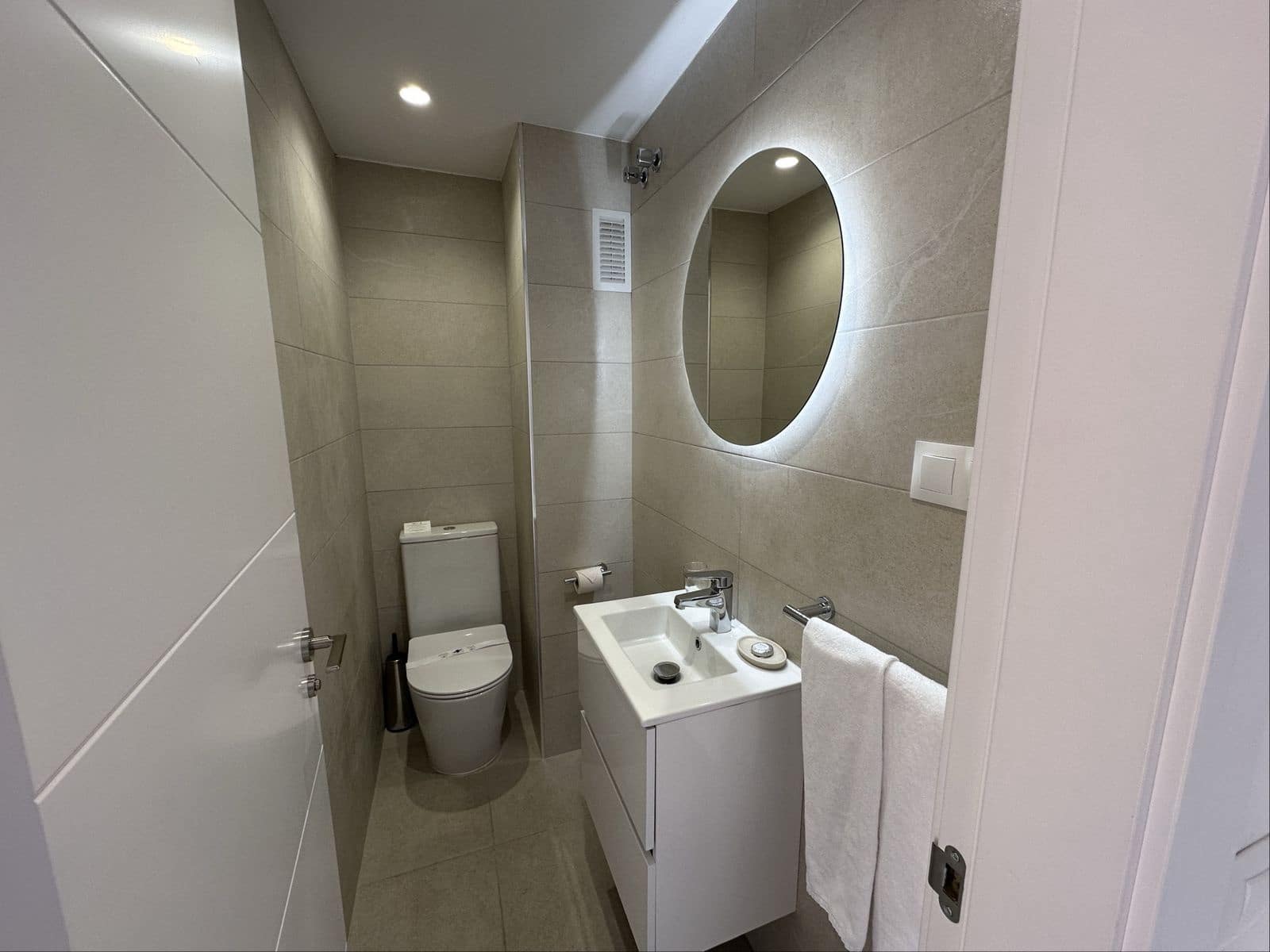 2 bedroom Townhouse for sale in Mijas Costa - € 380,000 (Ref: 9508586)