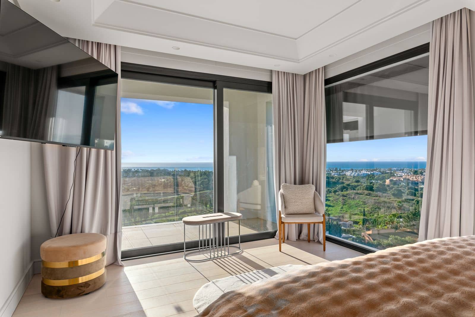 5 bedroom Villa for sale in El Paraiso - € 4,995,000 (Ref: 9508588)