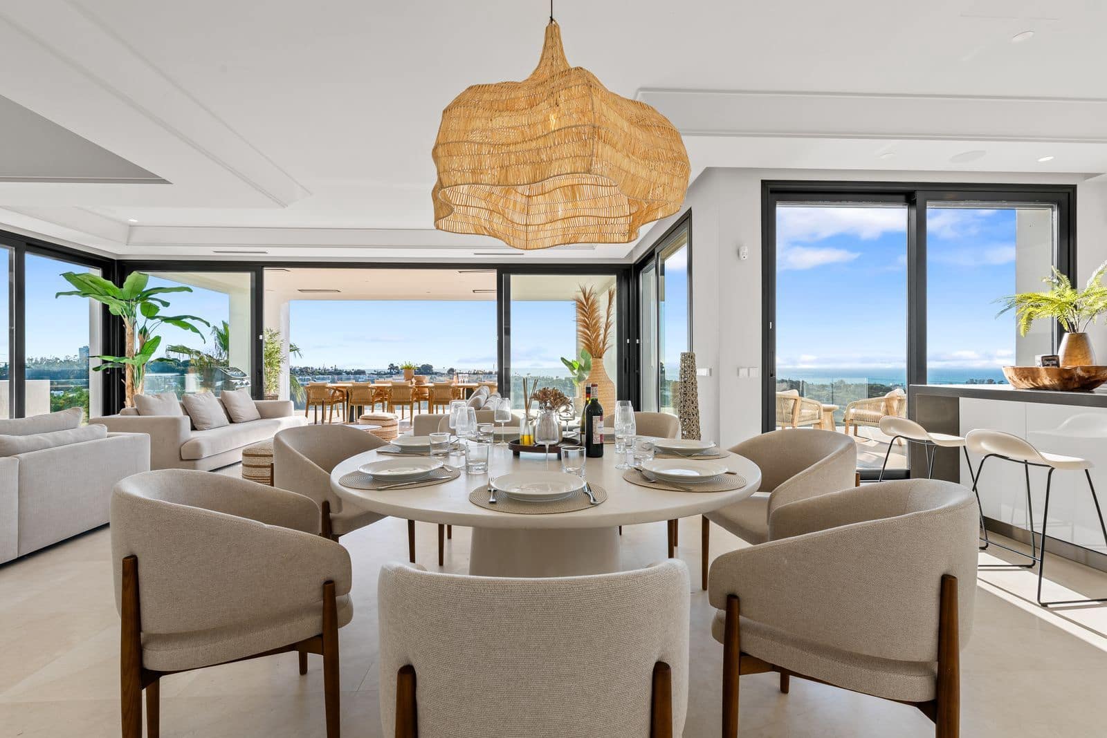 5 bedroom Villa for sale in El Paraiso - € 4,995,000 (Ref: 9508588)