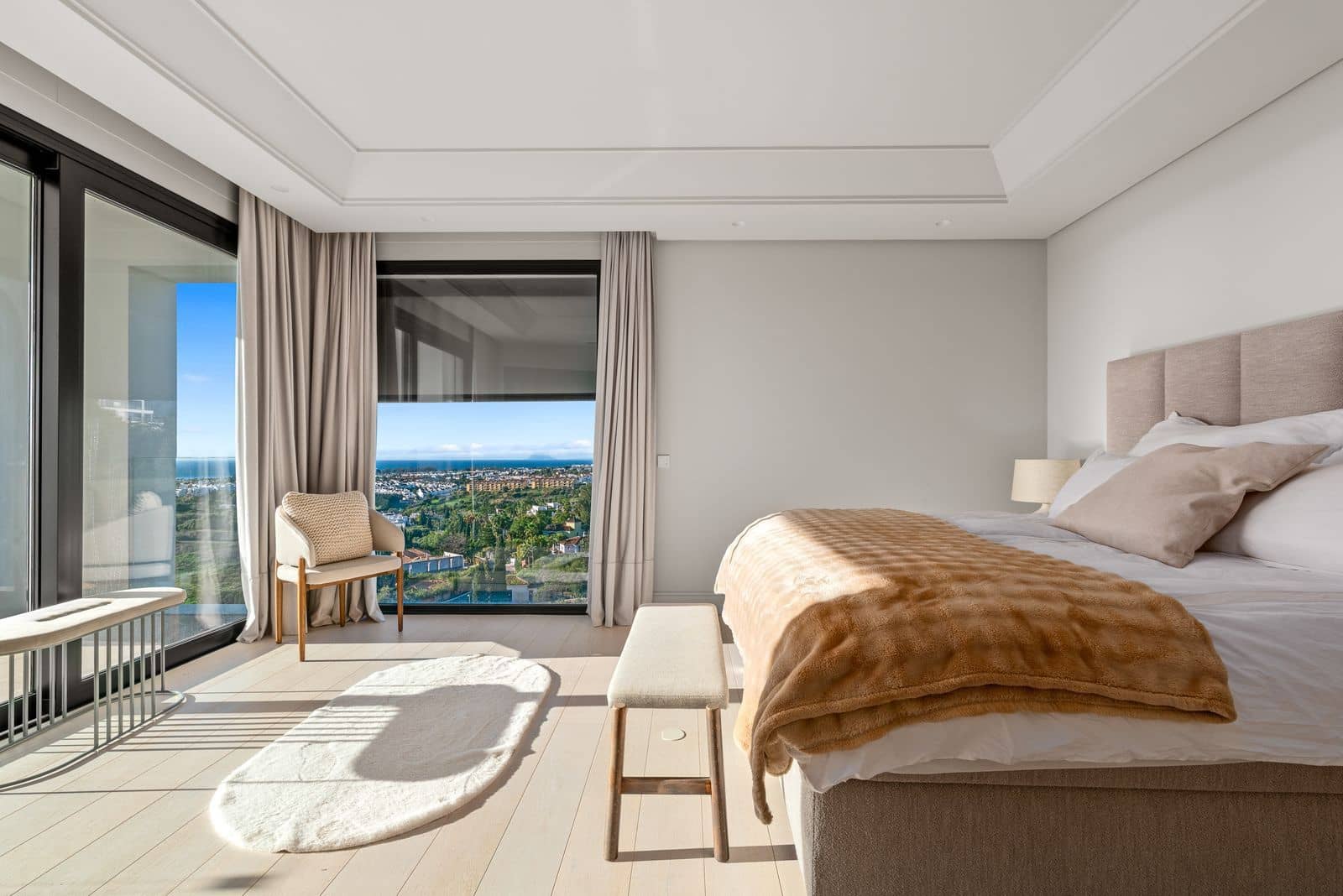 5 bedroom Villa for sale in El Paraiso - € 4,995,000 (Ref: 9508588)