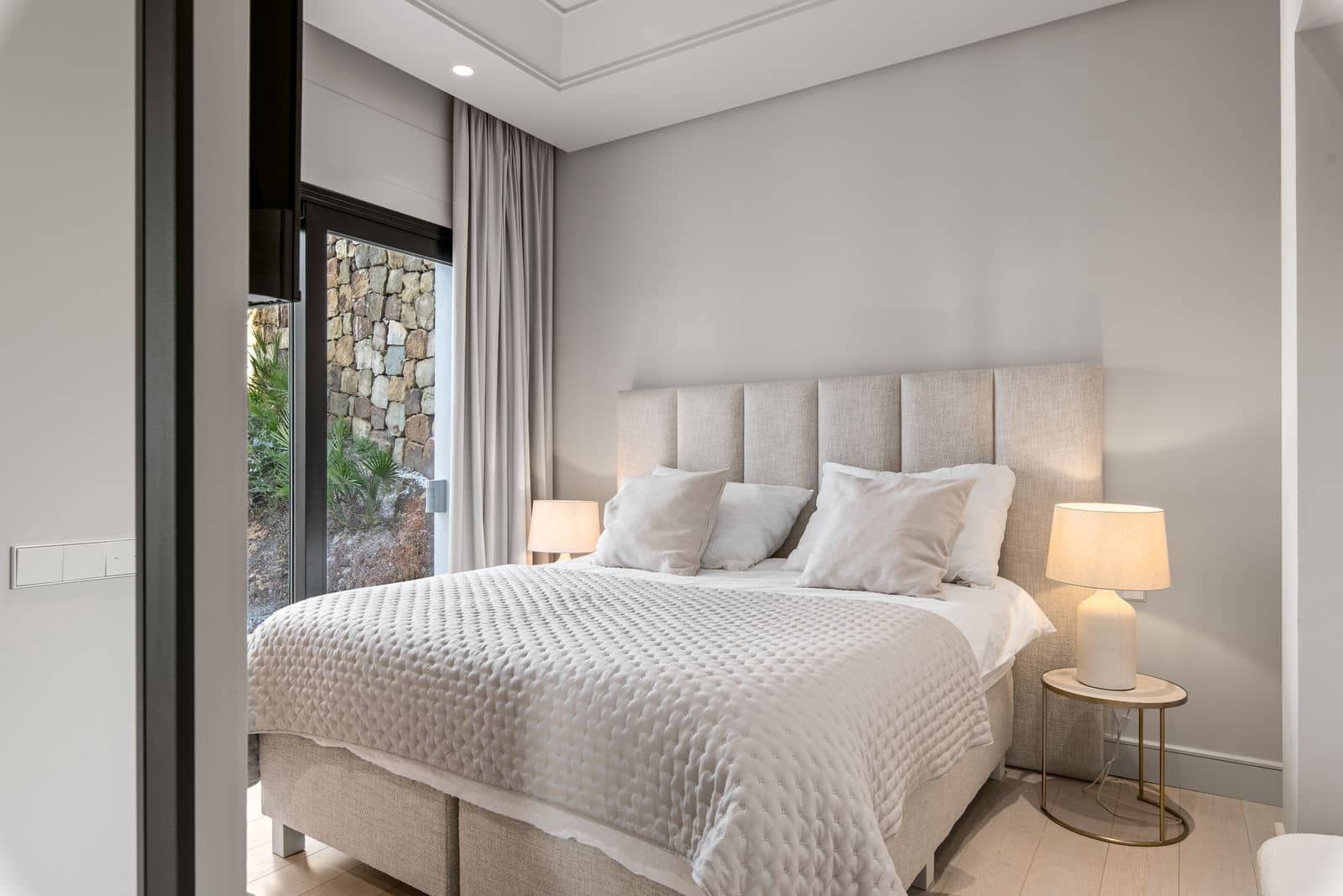 5 bedroom Villa for sale in El Paraiso - € 4,995,000 (Ref: 9508588)