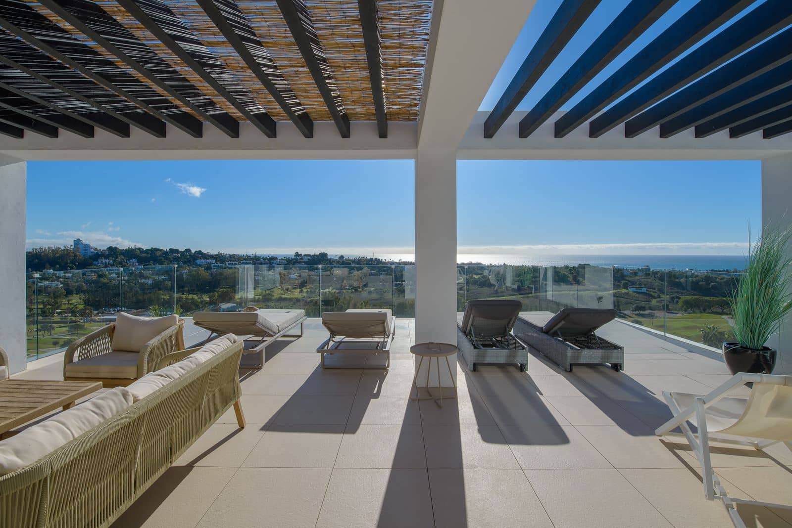 5 bedroom Villa for sale in El Paraiso - € 4,995,000 (Ref: 9508588)