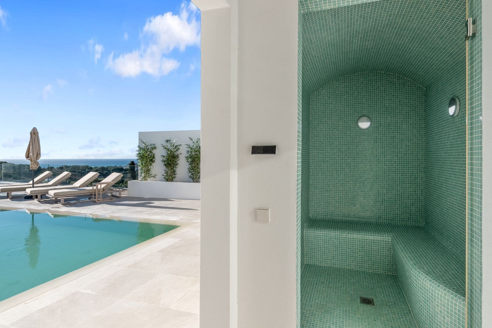 5 bedroom Villa for sale in El Paraiso - € 4,995,000 (Ref: 9508588)