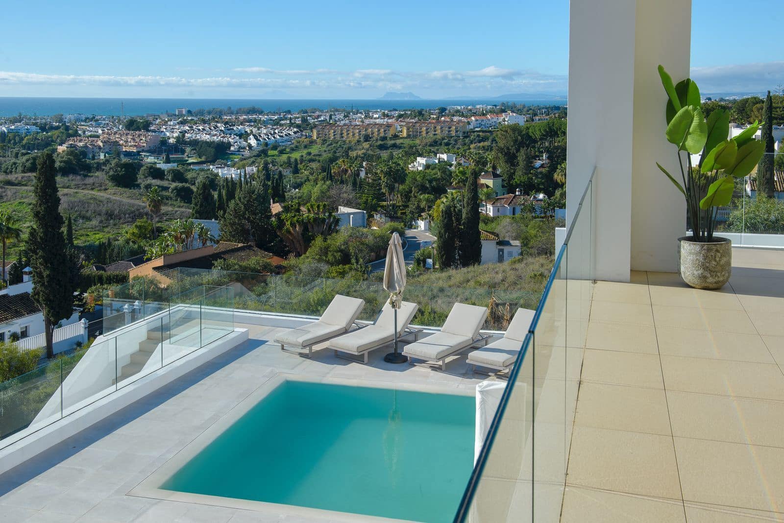 5 bedroom Villa for sale in El Paraiso - € 4,995,000 (Ref: 9508588)