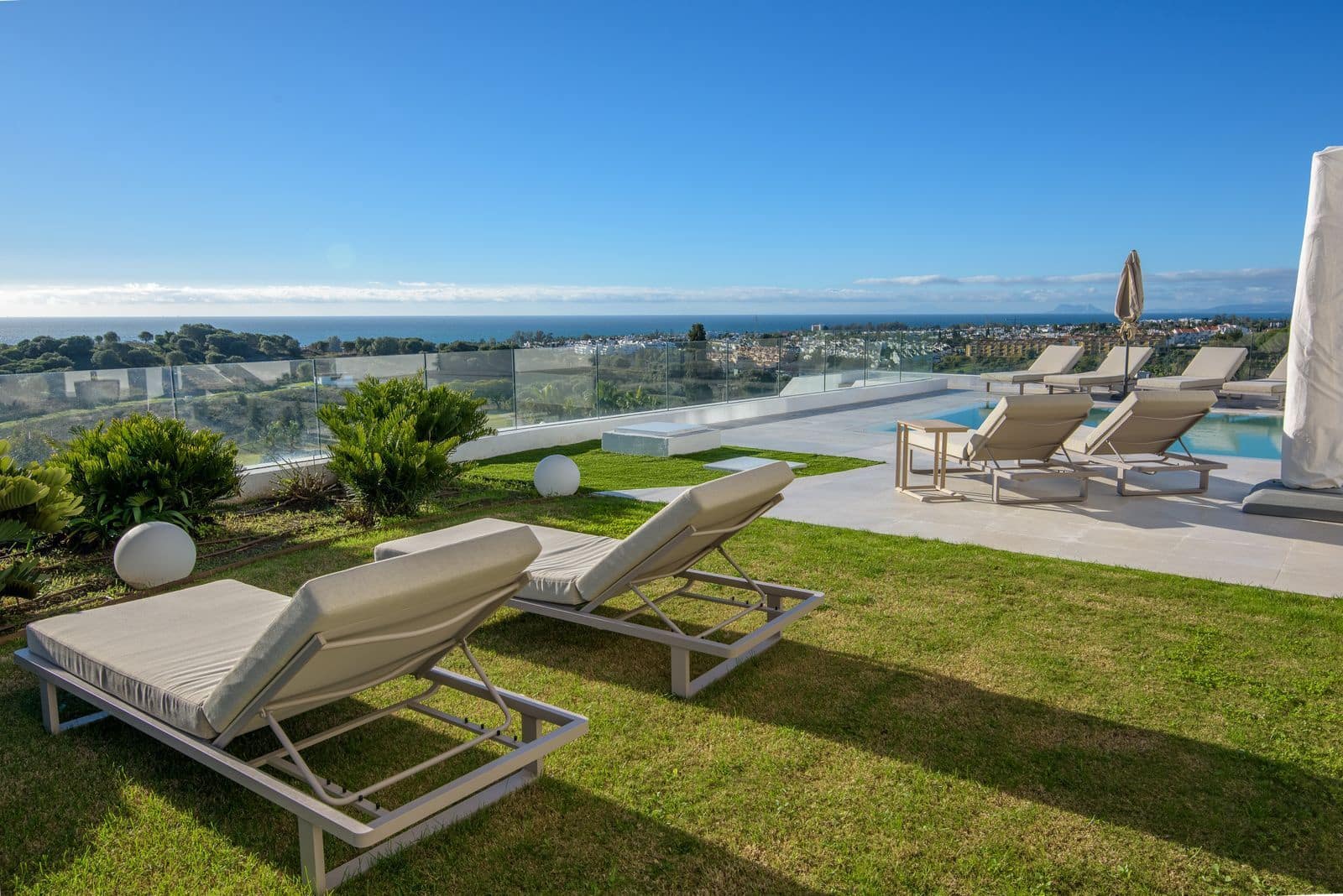 5 bedroom Villa for sale in El Paraiso - € 4,995,000 (Ref: 9508588)