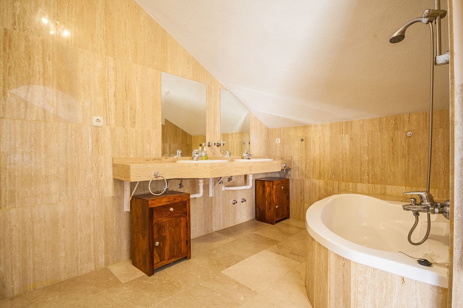 2 bedroom Penthouse for sale in Elviria - € 419,000 (Ref: 9508590)