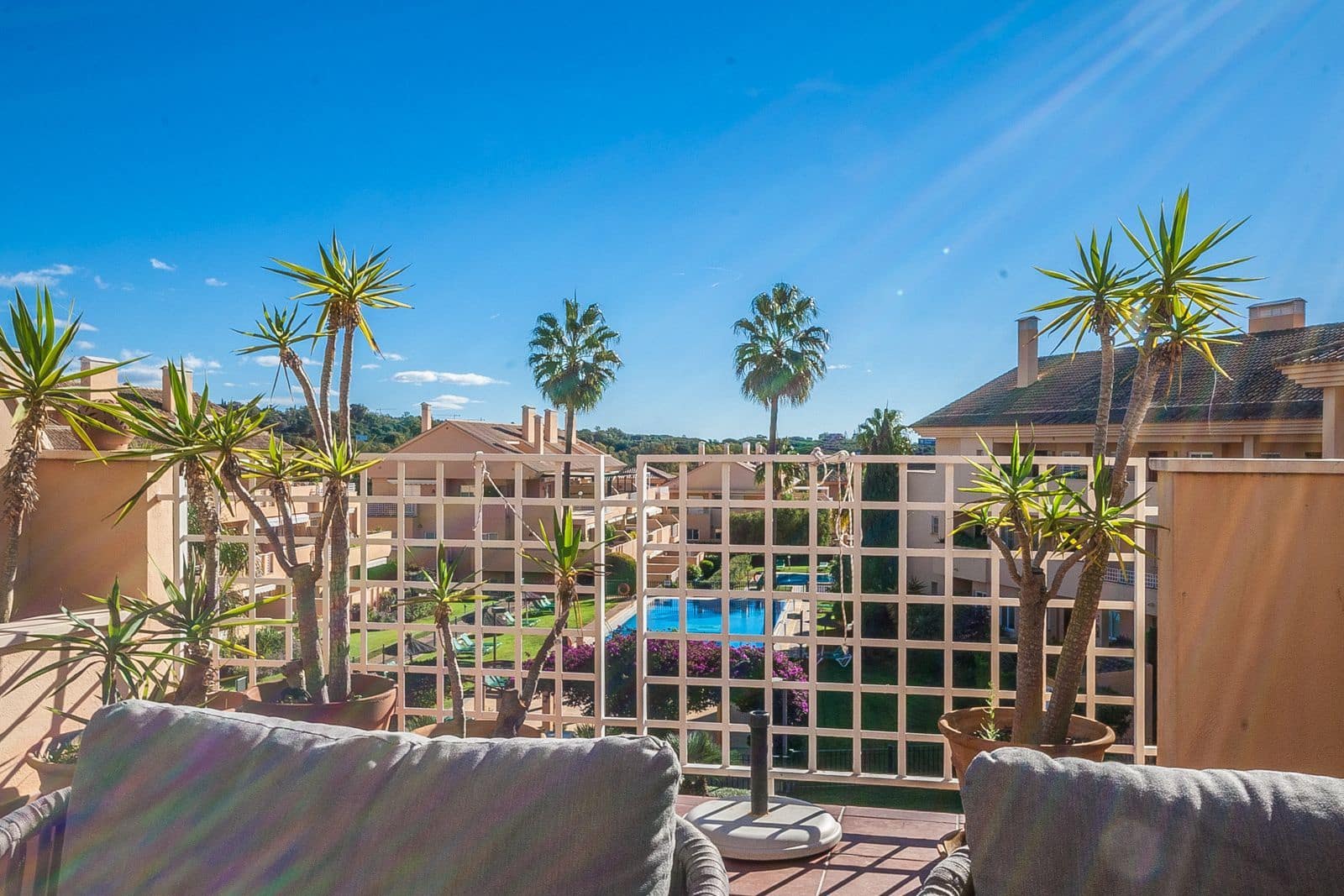 2 bedroom Penthouse for sale in Elviria - € 419,000 (Ref: 9508590)