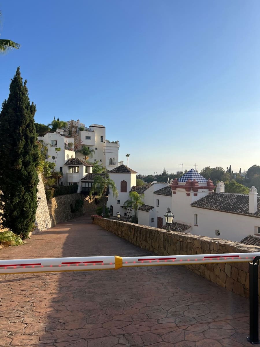 3 bedroom Townhouse for sale in La Quinta - € 715,000 (Ref: 9508593)