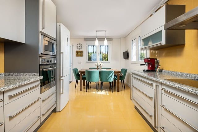 5 bedroom Villa for sale in Málaga city - € 2,500,000 (Ref: 9512113)