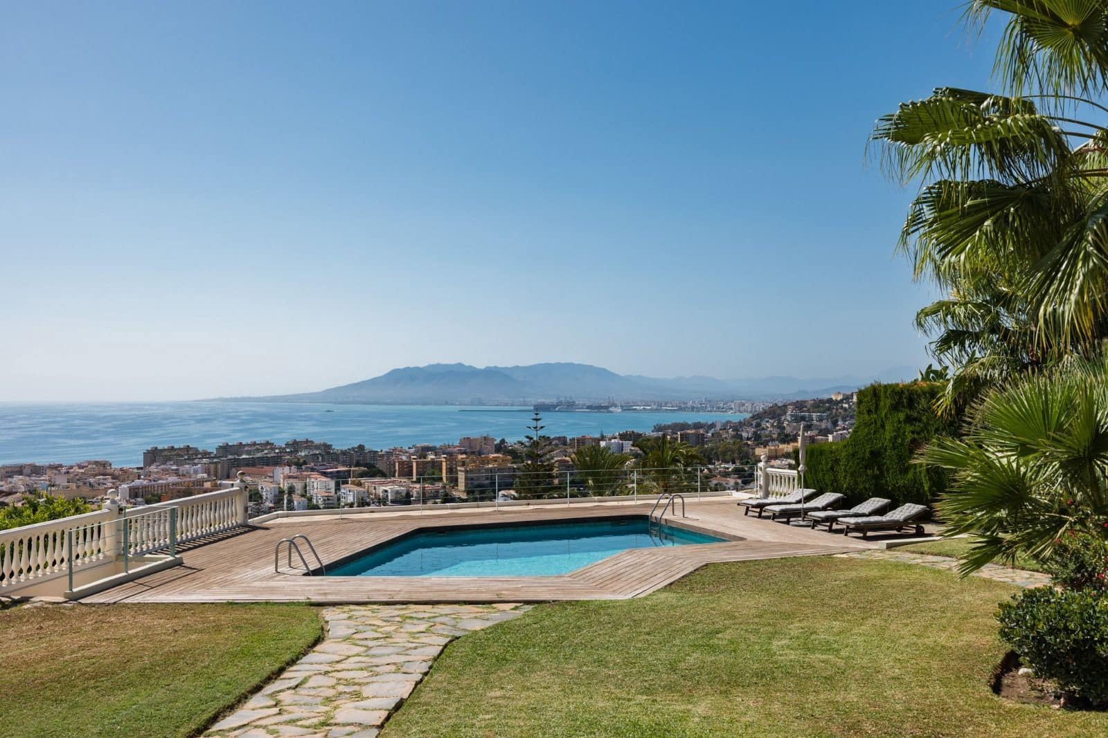 5 bedroom Villa for sale in Malaga city - € 2,500,000 (Ref: 9512113)