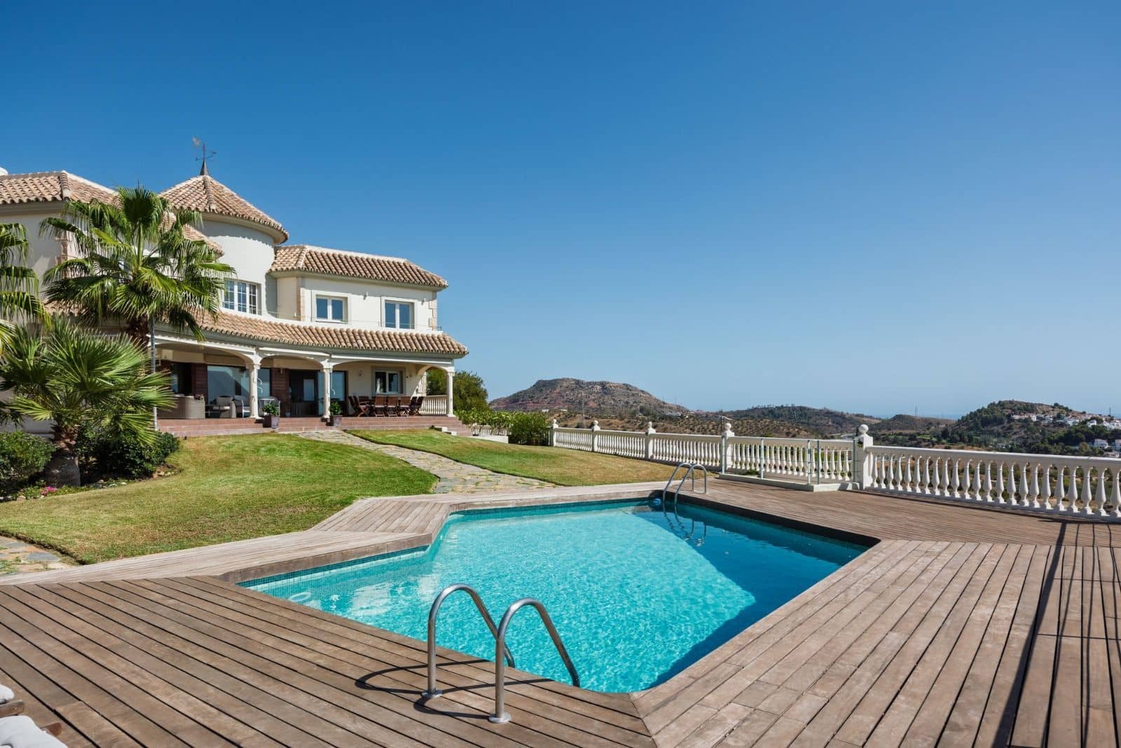 5 bedroom Villa for sale in Malaga city - € 2,500,000 (Ref: 9512113)