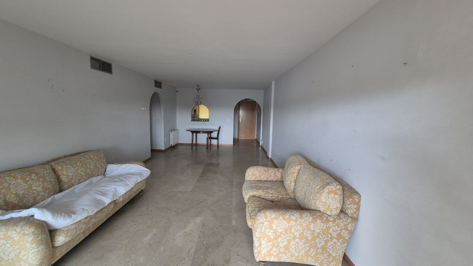 Apartamento de 2 habitaciones en Guadalmina en venta - 385.000 € (Ref: 9512121)