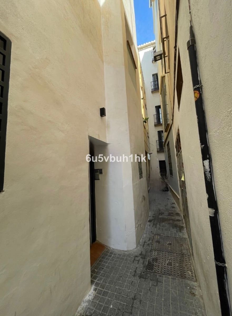 11 soveværelse Byhus til salg i Malaga by - € 3.500.000 (Ref: 9512123)