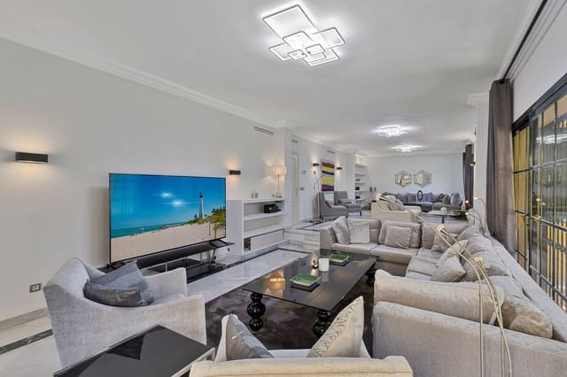 5 bedroom Villa for sale in Guadalmina Baja, Marbella - € 3,600,000 (Ref: 9512126)