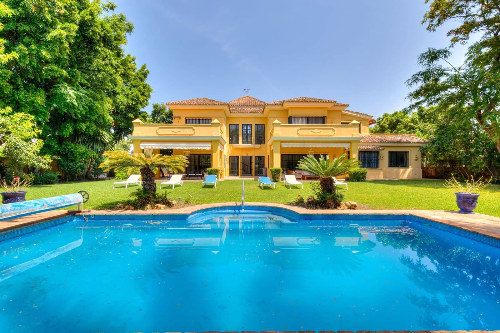 5 bedroom Villa for sale in Guadalmina - € 3,600,000 (Ref: 9512126)