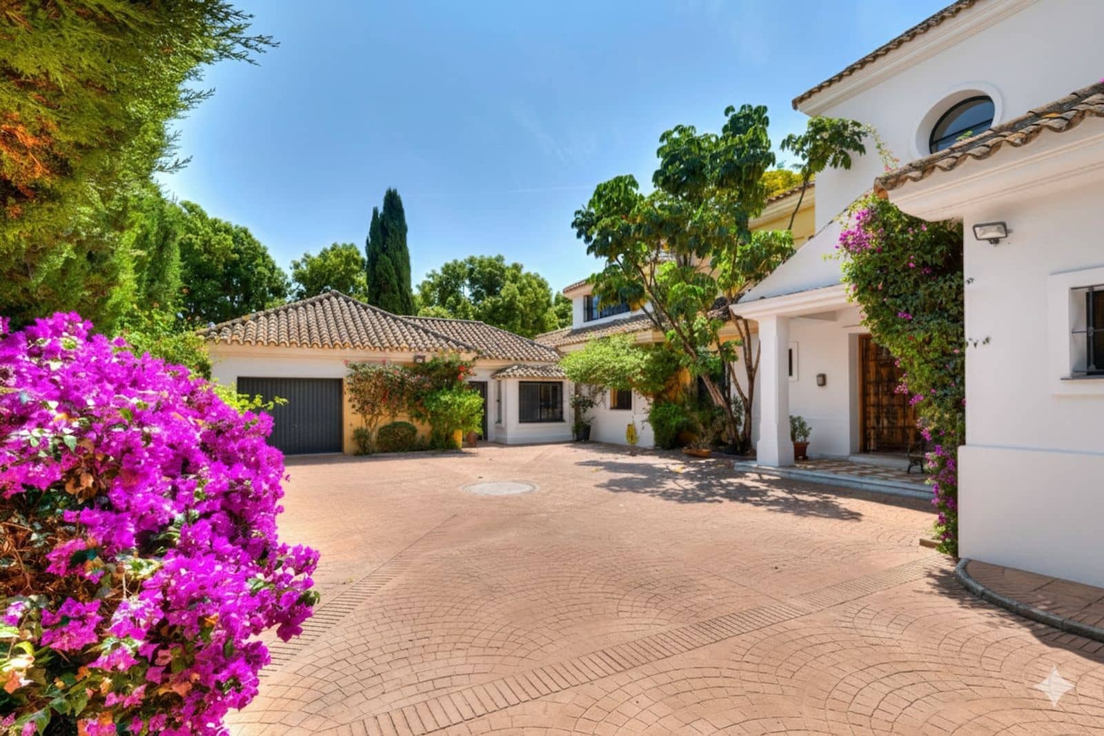 5 bedroom Villa for sale in Guadalmina - € 3,600,000 (Ref: 9512126)