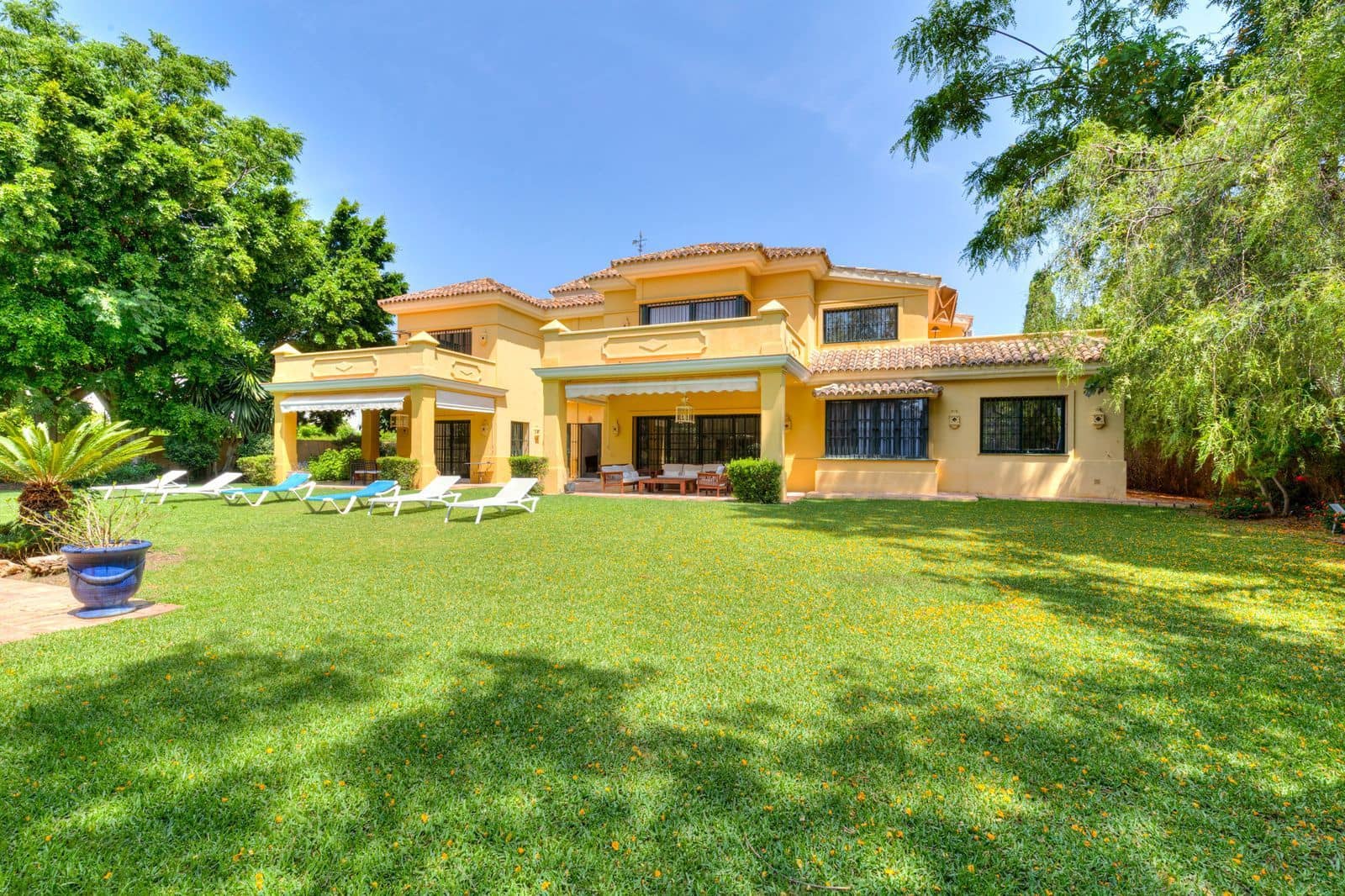 5 bedroom Villa for sale in Guadalmina - € 3,600,000 (Ref: 9512126)