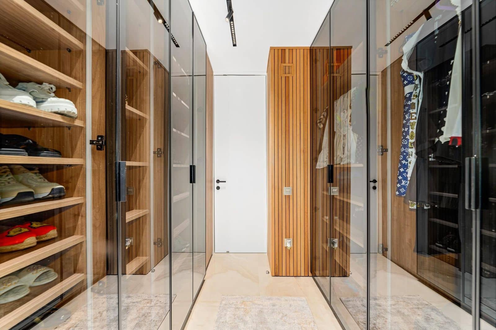 3 bedroom Apartment for sale in Guadalmansa - € 2,300,000 (Ref: 9512144)