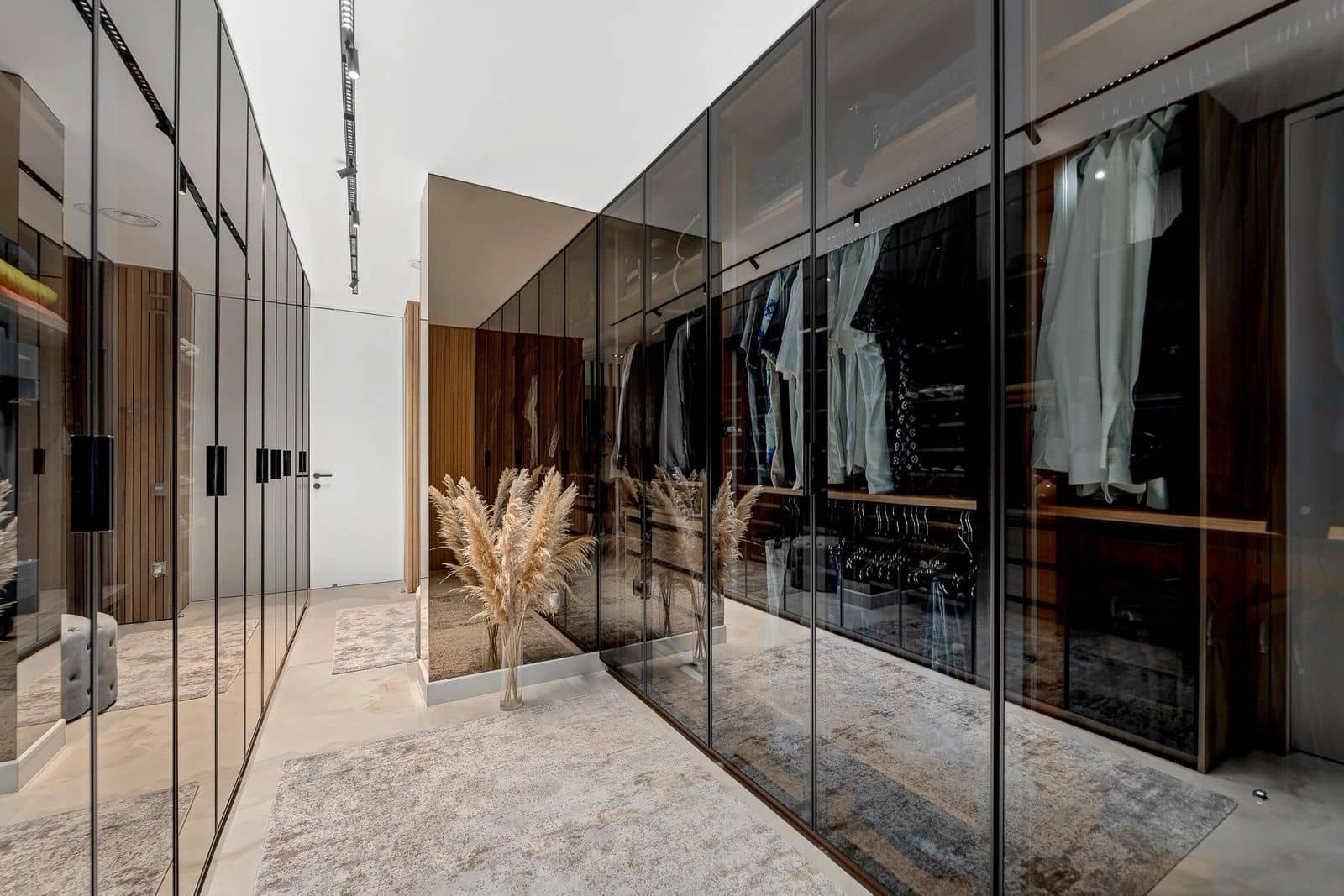 3 bedroom Apartment for sale in Guadalmansa - € 2,300,000 (Ref: 9512144)