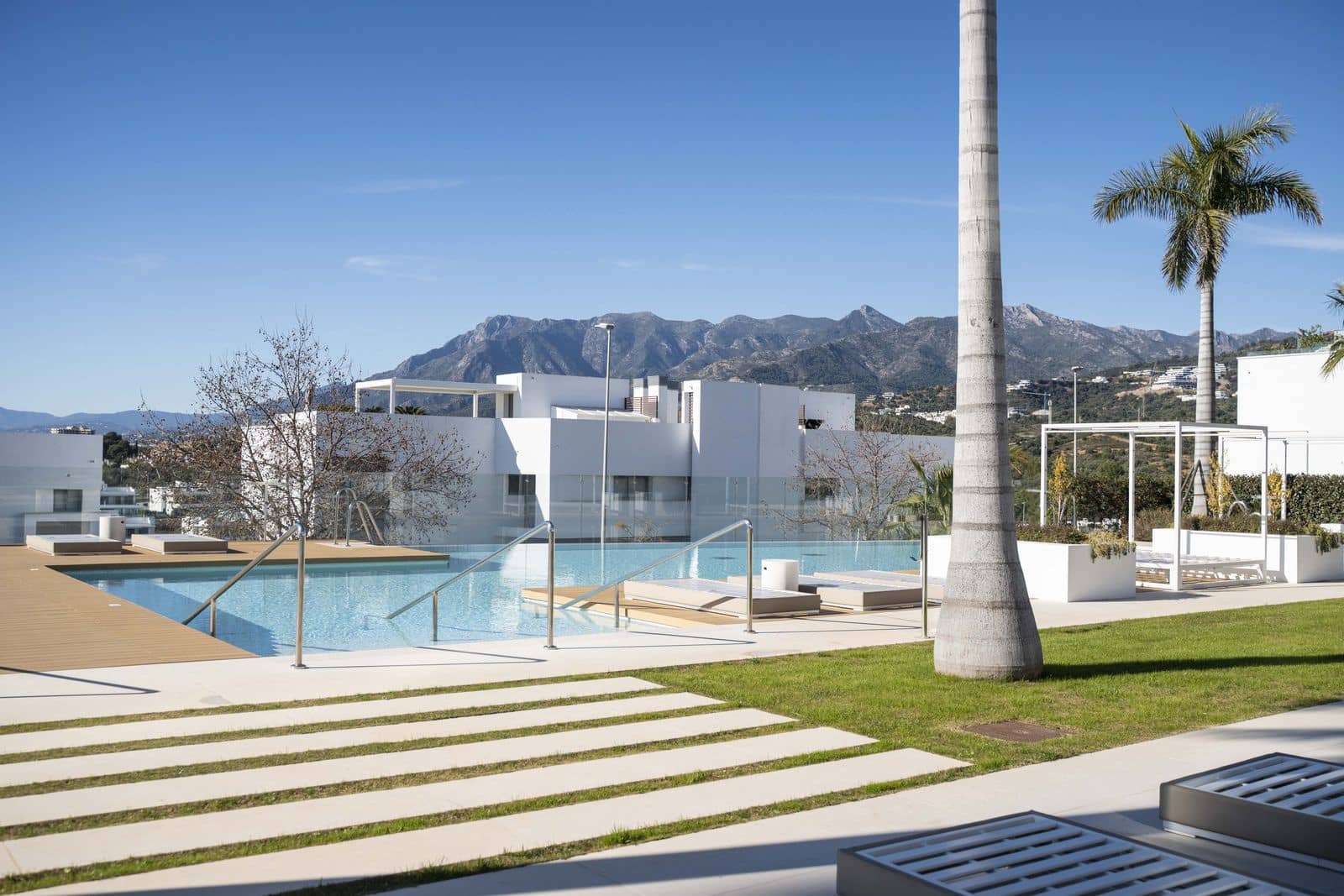 4 quarto Moradia Geminada para venda em Marbella - 2 450 000 € (Ref: 9512147)