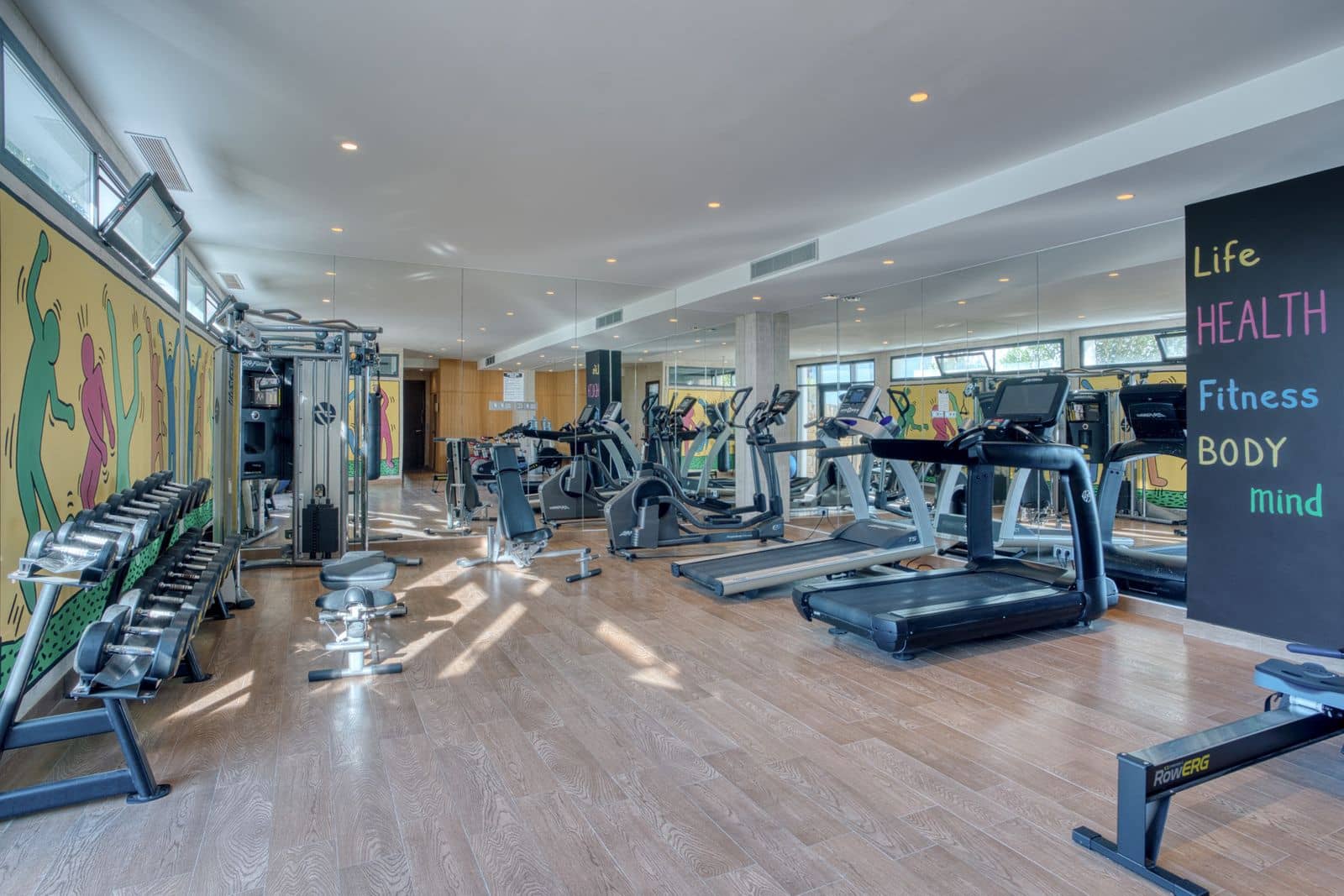 4 bedroom Apartment for sale in Golden Mile - € 3,950,000 (Ref: 9518666)