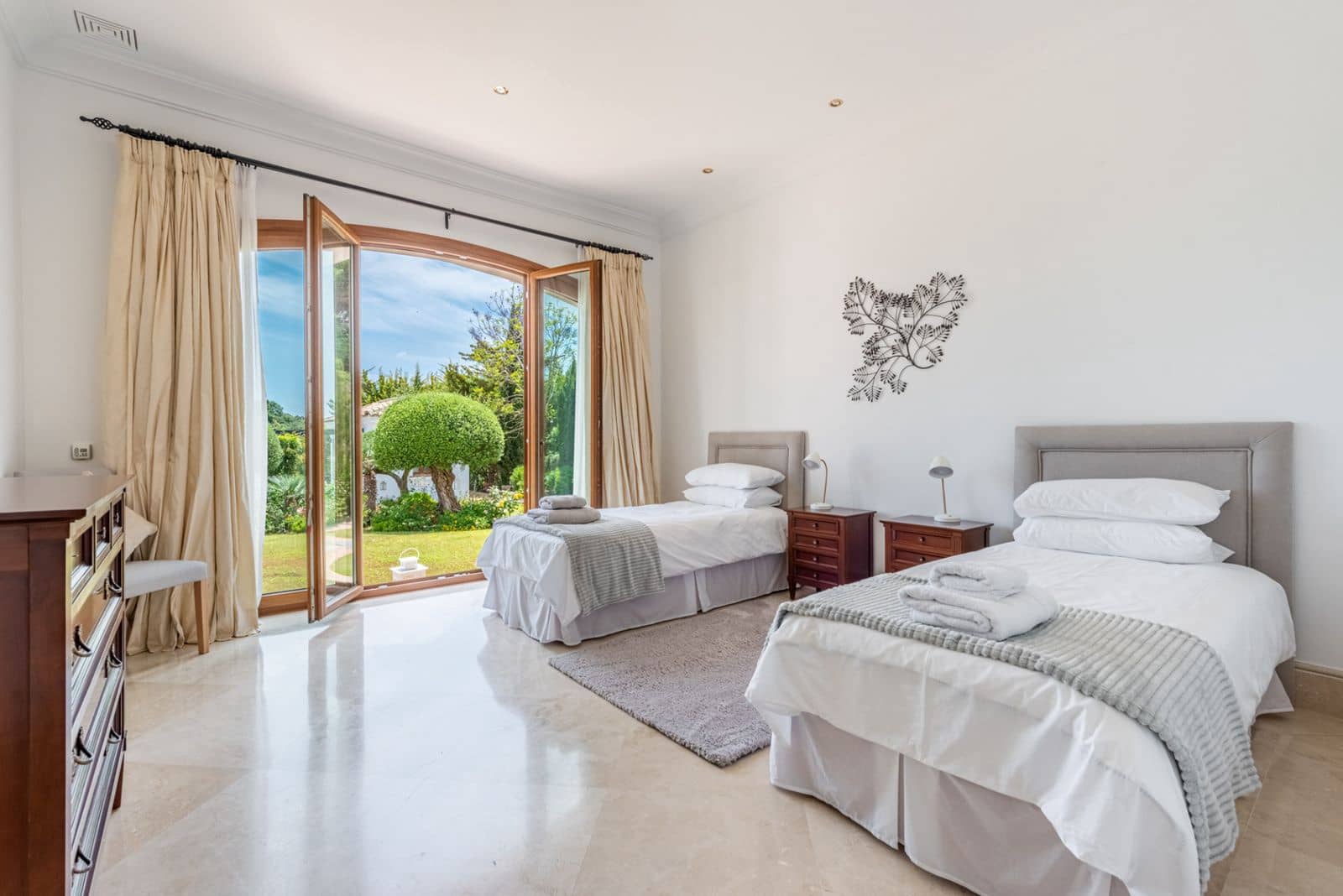 7 bedroom Villa for sale in Sotogrande - € 5,200,000 (Ref: 9518668)