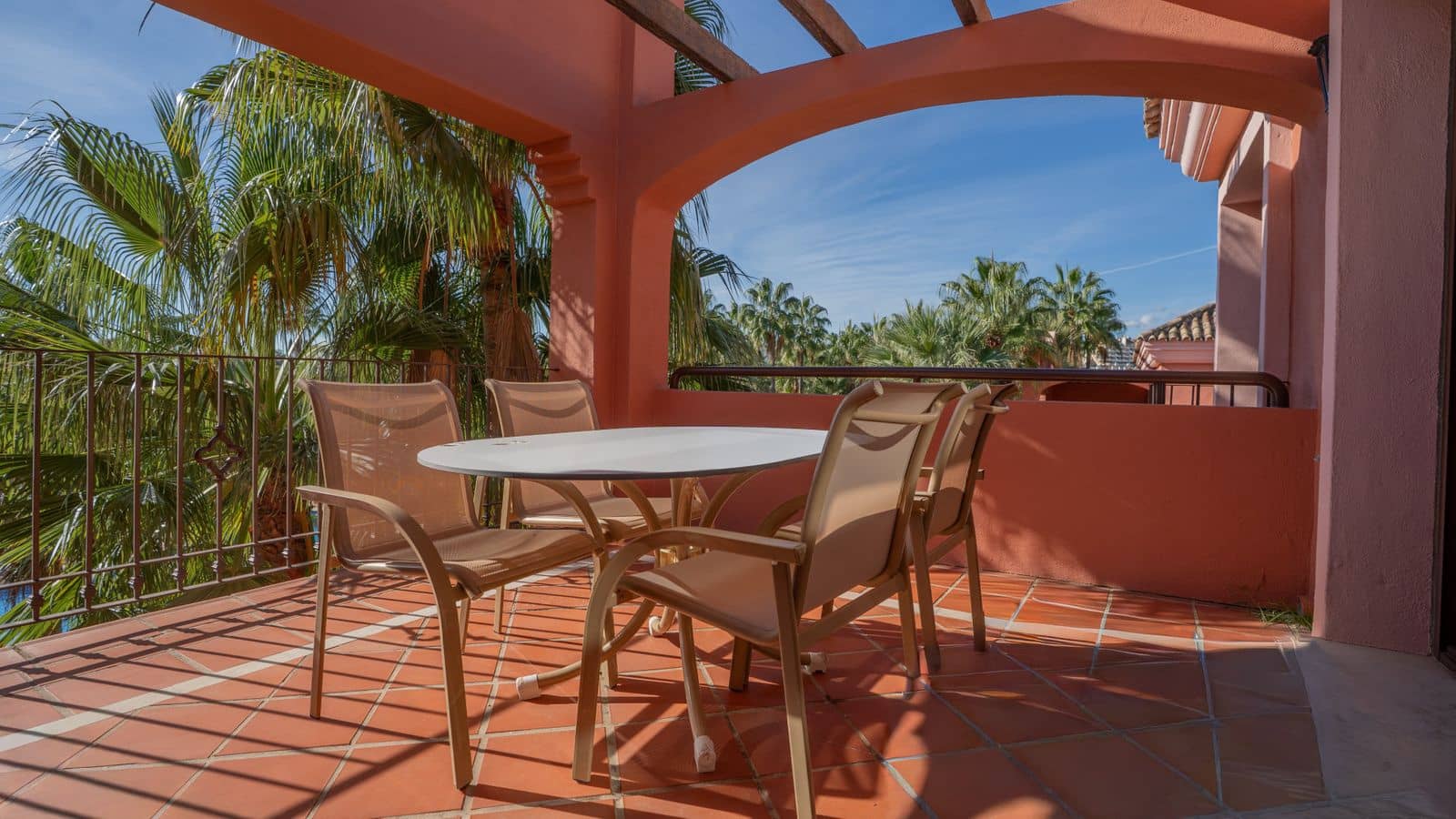 2 soverom Penthouse til salgs i Puerto Banus - € 850 000 (Ref: 9518669)