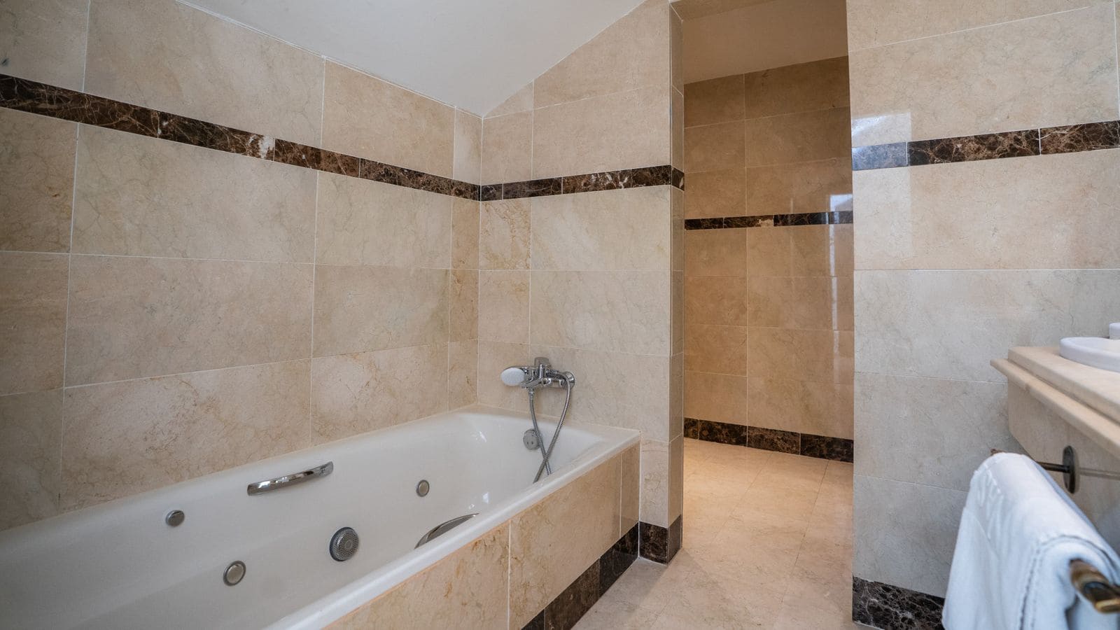 2 soverom Penthouse til salgs i Puerto Banus - € 850 000 (Ref: 9518669)