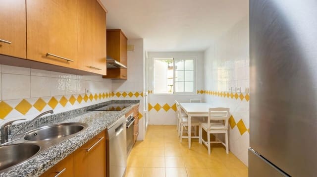 2 bedroom Apartment for sale in Río Real, Marbella - € 450,000 (Ref: 9518673)