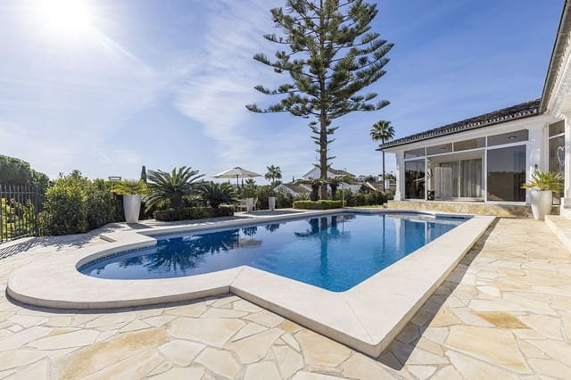 4 bedroom Villa for sale in Calahonda, Mijas - € 1,275,000 (Ref: 9518674)