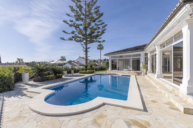 4 bedroom Villa for sale in Calahonda, Mijas - € 1,275,000 (Ref: 9518674)