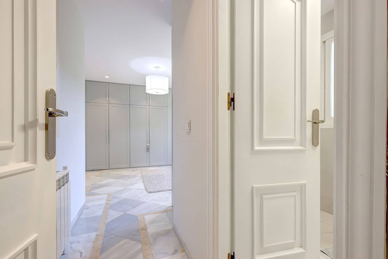 4 bedroom Villa for sale in Calahonda - € 1,275,000 (Ref: 9518674)