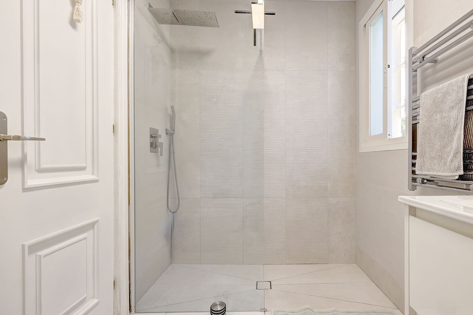 4 bedroom Villa for sale in Calahonda - € 1,275,000 (Ref: 9518674)