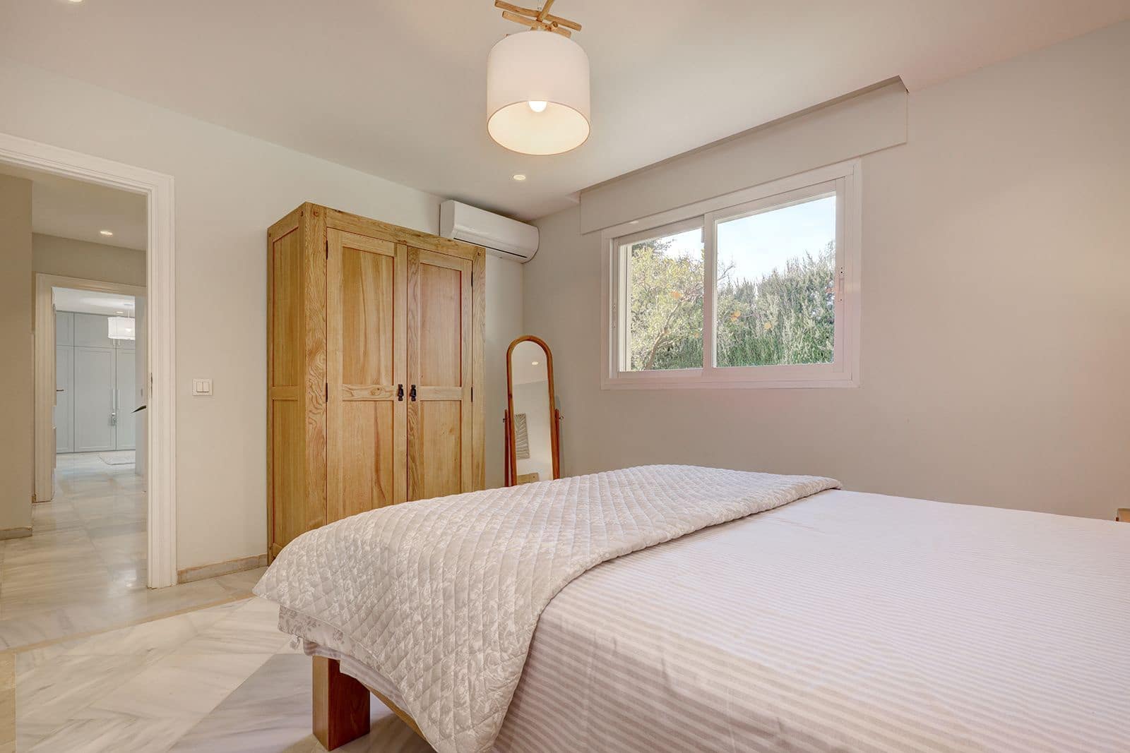 4 bedroom Villa for sale in Calahonda - € 1,275,000 (Ref: 9518674)