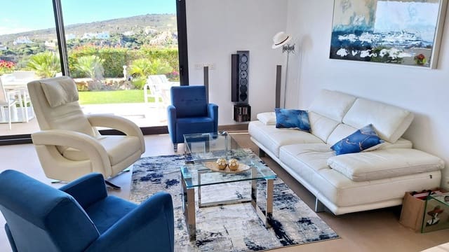 3 bedroom Semi-detached Villa for sale in La Duquesa / Puerto de la Duquesa, Manilva - € 465,000 (Ref: 9518678)