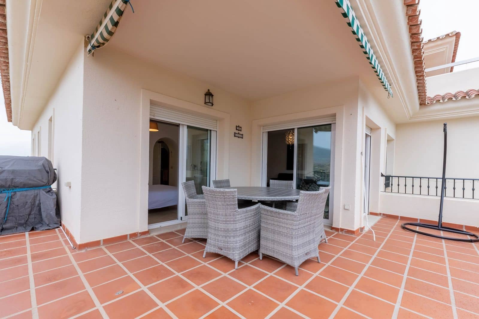 3 soveværelse Lejlighed til salg i La Cala Hills - € 425.000 (Ref: 9518680)