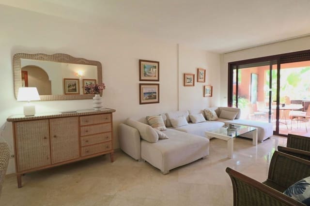 2 bedroom Apartment for sale in El Rosario, Marbella - € 445,000 (Ref: 9518689)