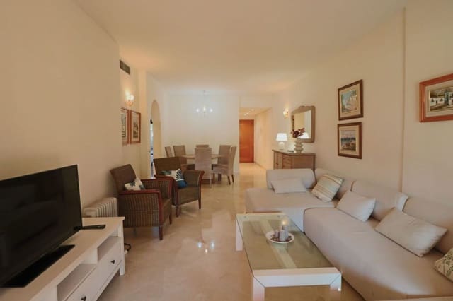 2 bedroom Apartment for sale in El Rosario, Marbella - € 445,000 (Ref: 9518689)
