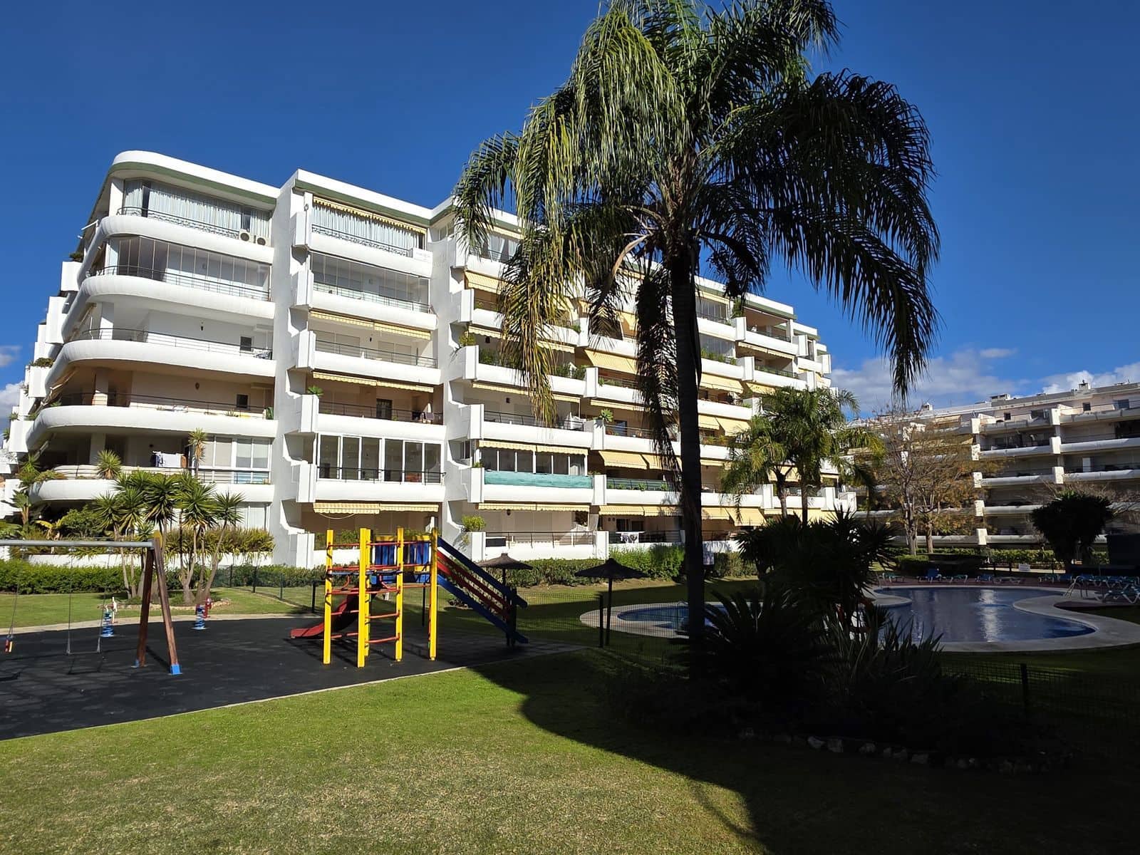 2 bedroom Apartment for sale in Guadalmina - € 399,000 (Ref: 9518692)