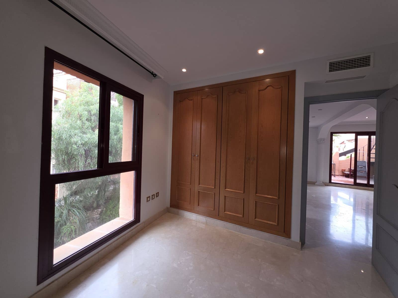 2 soverom Penthouse til salgs i Benahavis - € 385 000 (Ref: 9518789)