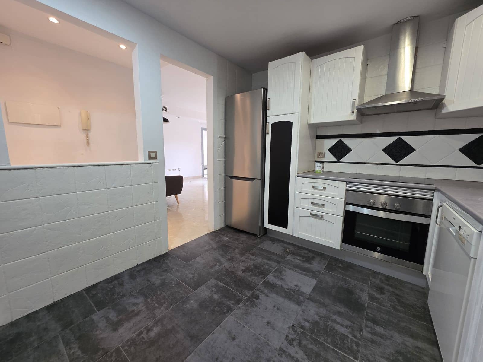 2 soverom Penthouse til salgs i Benahavis - € 385 000 (Ref: 9518789)