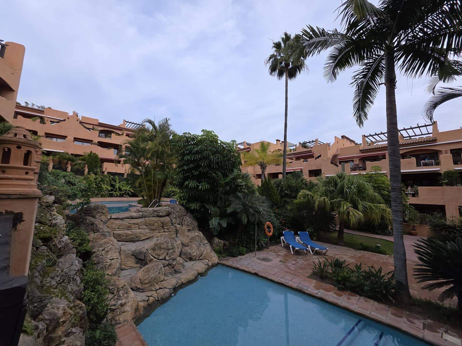 2 soverom Penthouse til salgs i Benahavis - € 385 000 (Ref: 9518789)