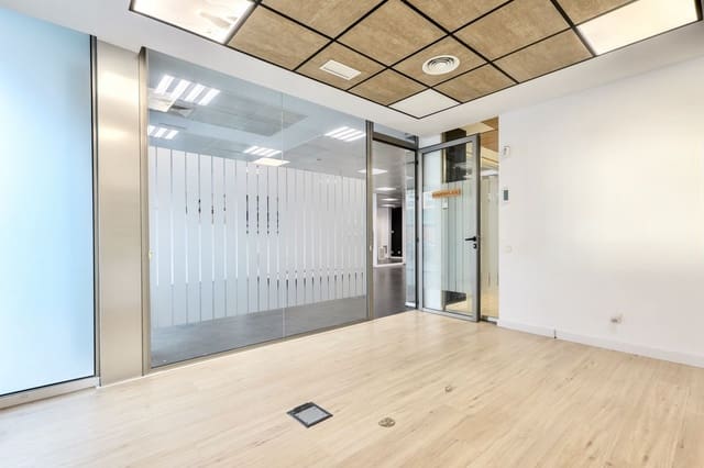 4 soveværelse Erhverv til salg i Mijas Costa, Mijas - € 590.000 (Ref: 9527208)